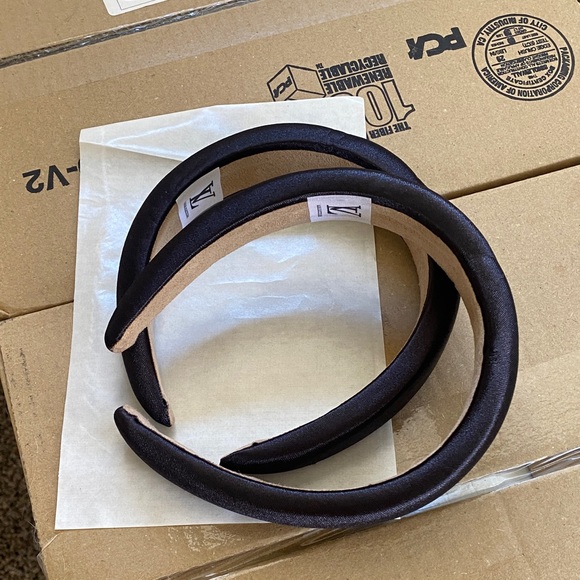 Black Louis Vuitton Satin Headbands - Picture 1 of 2